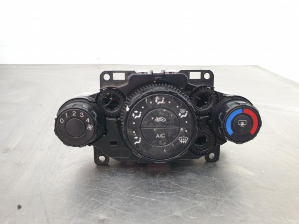 Climate control FORD Fiesta VI (CB1, CCN)
