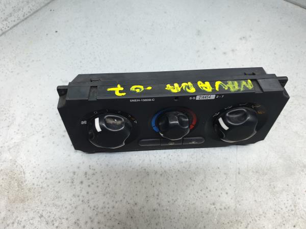 Climate control NISSAN NP300 Navara Pick Up Chassis (D40) Imagem-1