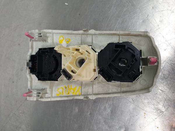 Climate control TOYOTA Yaris (_P9_) Imagem-1