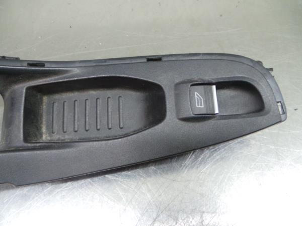 Mando / interruptor elevalunas delantero derecho FORD Fiesta VI (CB1, CCN) Imagem-1