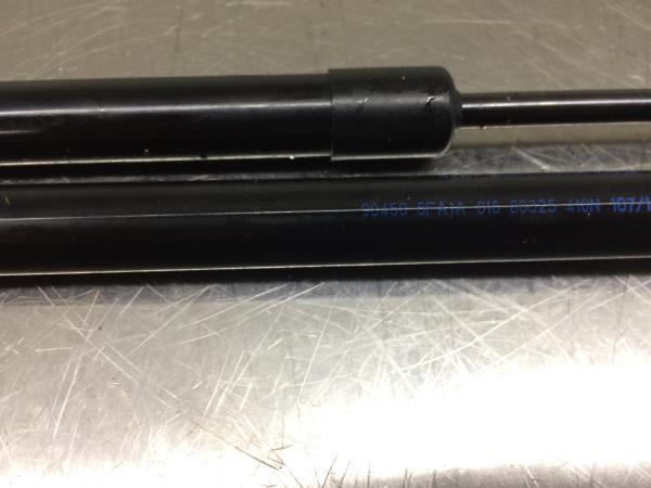 Amortecedor da mala NISSAN Micra V (K14) Imagem-3