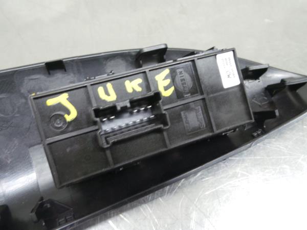 Mando / interruptor elevalunas delantero derecho NISSAN Juke (F15) Imagem-1