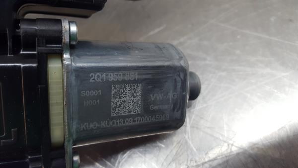 Lève-vitre avant gauche SEAT Ibiza V (KJ1) Imagem-4