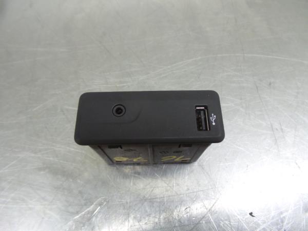 Módulo USB / AUX / IPOD RENAULT Megane IV (B9A/M_)