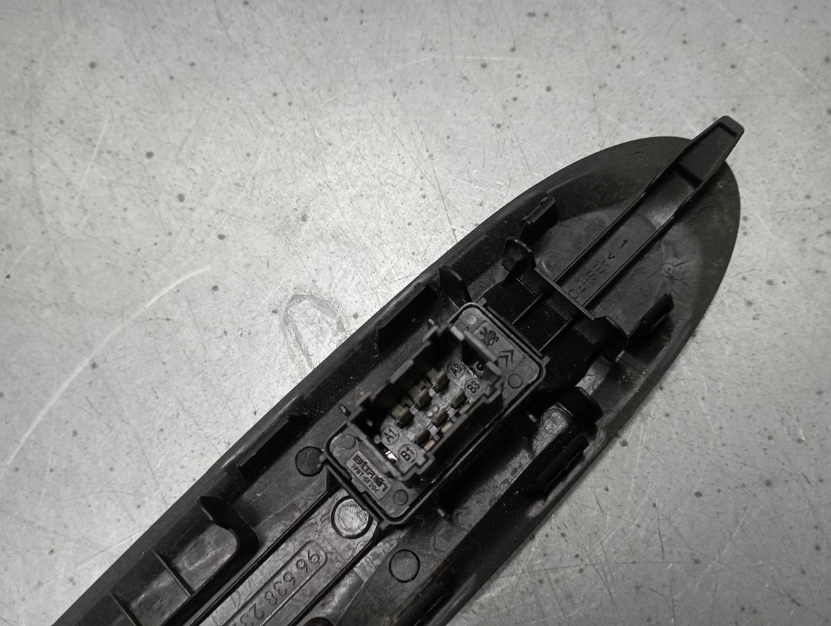 Right Front window control CITROËN DS3 Imagem-3
