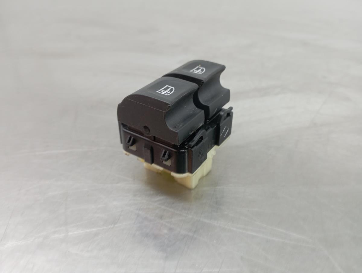 Comando / botão / interruptor vidros frente esquerdo RENAULT Captur (J5_) Imagem-1