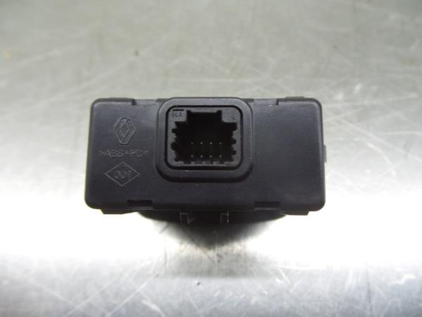 Módulo USB / AUX / IPOD RENAULT Master III Chassis (EV/HV/UV) Imagem-2