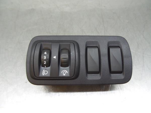 Multifunction control RENAULT Kadjar (HA_, HL_)