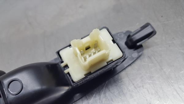 Mando / interruptor elevalunas delantero derecho RENAULT Captur (J5_) Imagem-1