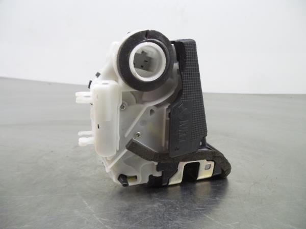 Cerradura / cierre puerta trasera derecha TOYOTA Yaris (_P13_)