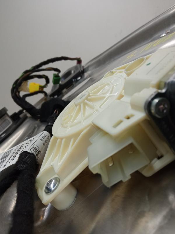 Lève-vitre avant Droite MERCEDES-BENZ Classe C (W204) Imagem-3