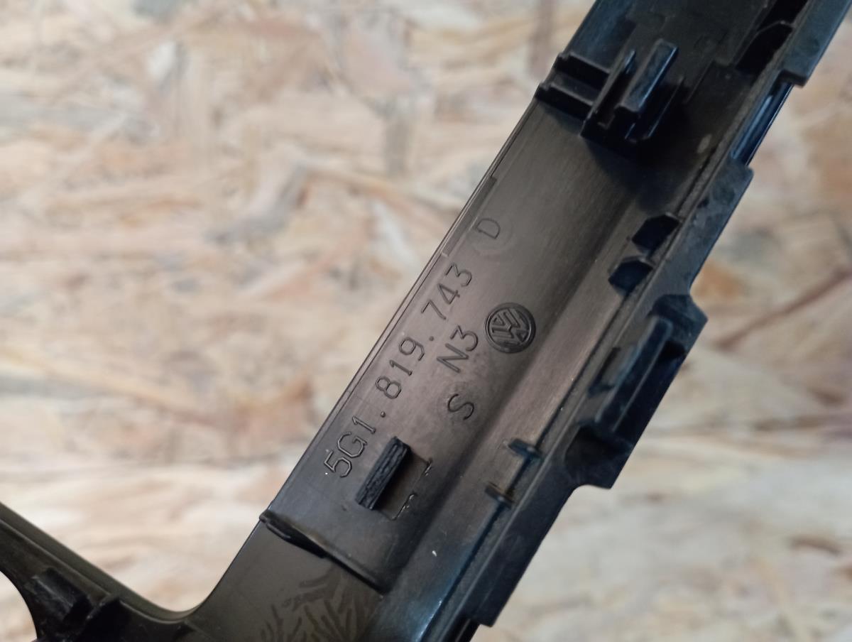 Moldura da consola central / rádio / aro VOLKSWAGEN Golf VII Variant (BA5, BV5) Imagem-2