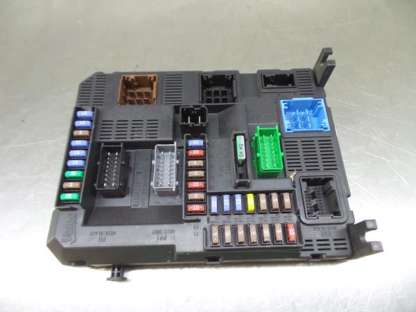 Caixa fusíveis / SAM / BSI PEUGEOT 208 Imagem-1