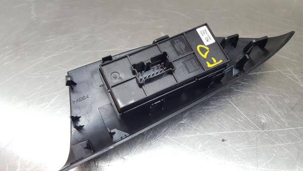 Mando / interruptor elevalunas delantero derecho NISSAN Juke (F15) Imagem-2