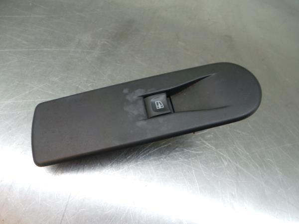 Mando / interruptor elevalunas delantero derecho RENAULT Clio IV (BH_)