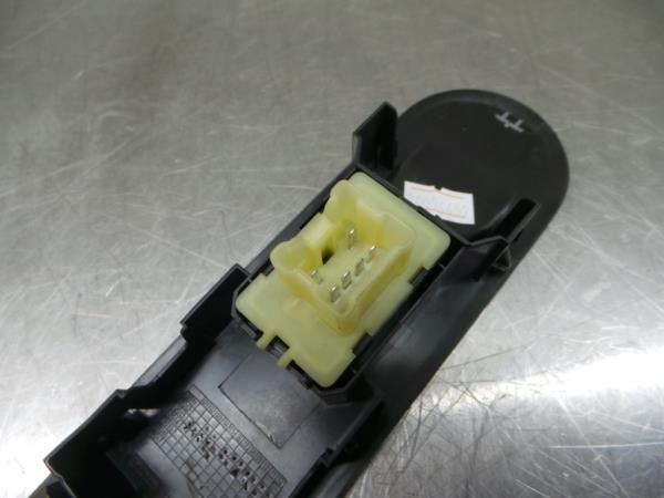 Mando / interruptor elevalunas delantero derecho RENAULT Clio IV (BH_) Imagem-2