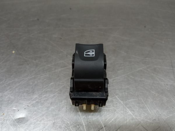 Mando / interruptor elevalunas delantero derecho RENAULT Clio IV (BH_)