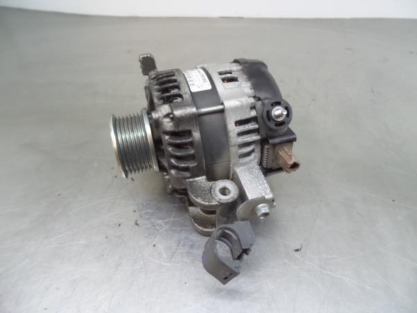 Alternador TOYOTA Auris Hatchback (_E18_)