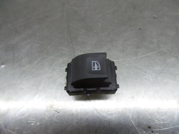 Mando / interruptor elevalunas delantero derecho RENAULT Clio IV Grandtour (KH_)