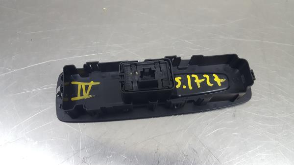 Mando / interruptor elevalunas delantero derecho RENAULT Megane IV (B9A/M_) Imagem-1