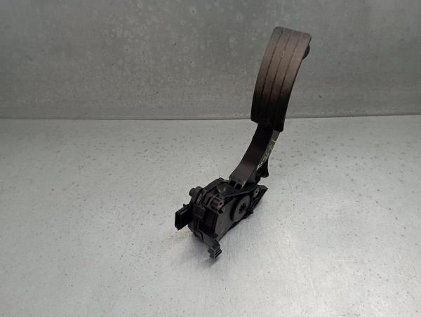 Accelerator Pedal RENAULT Twingo III (BCM_) Imagem-1