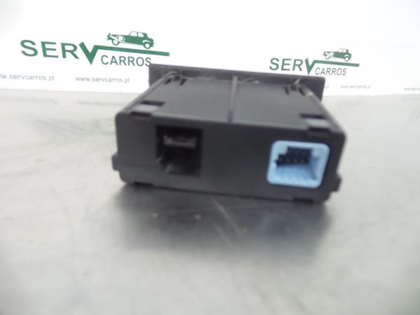 Módulo USB / AUX / IPOD RENAULT Captur II Imagem-1