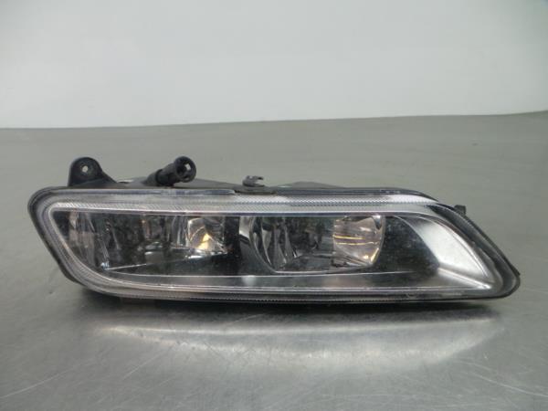 Feu antibrouillard Avant Gauche VOLKSWAGEN Passat Variant (365)