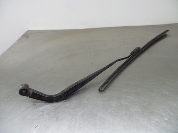 Brazo de limpiaparabrisas delantero izquierdo RENAULT Alaskan