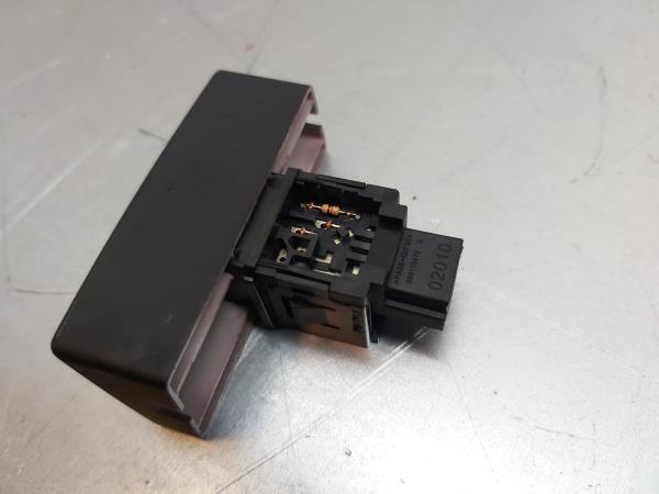 Pulsanti luci di emergenza RENAULT Alaskan Imagem-2