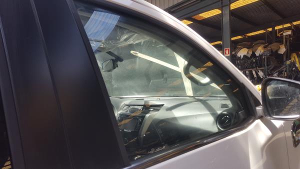 Vidro porta frente direita RENAULT Alaskan