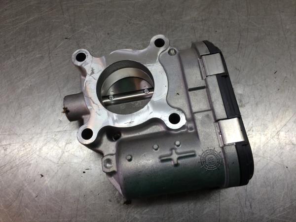 Throttle body RENAULT Captur (J5_)