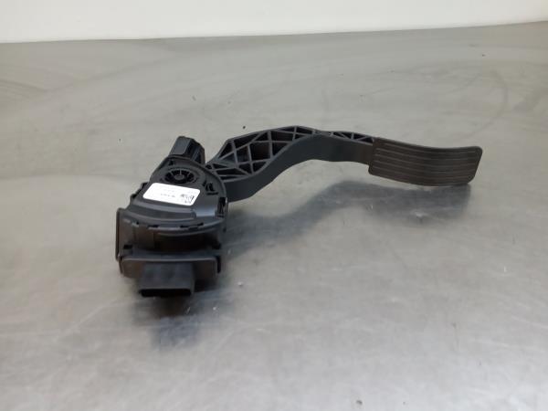 【C3】ACCELERATOR performance-Pedal.jpg
