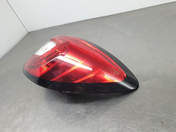 Right Tail light RENAULT Captur (J5_) Imagem-1