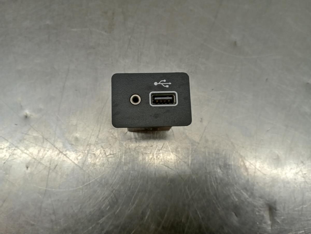 Módulo USB / AUX / IPOD NISSAN Micra V (K14)