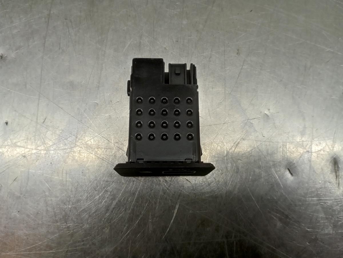 Módulo USB / AUX / IPOD NISSAN Micra V (K14) Imagem-1