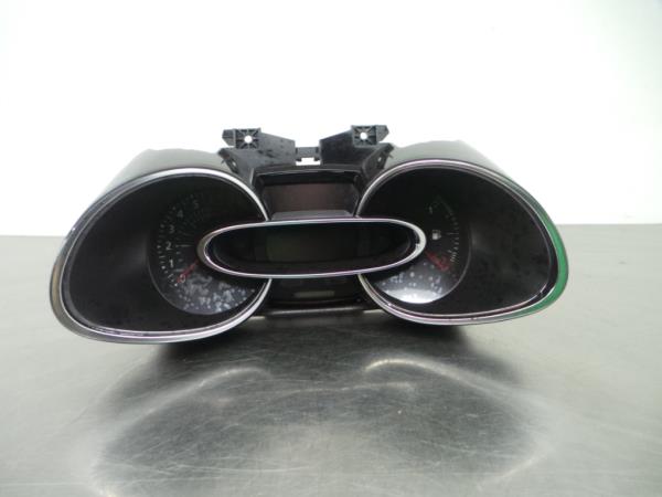 Quadrante / painel de instrumentos RENAULT Clio IV (BH_)