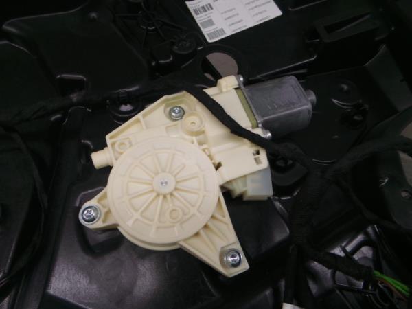 Lève-vitre avant gauche MERCEDES-BENZ Classe A (W176) Imagem-2