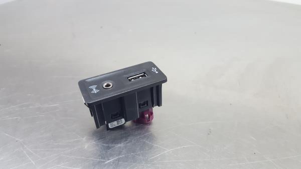 Módulo USB / AUX / IPOD VOLKSWAGEN Golf VII (5G1, BQ1, BE1, BE2) Imagem-1