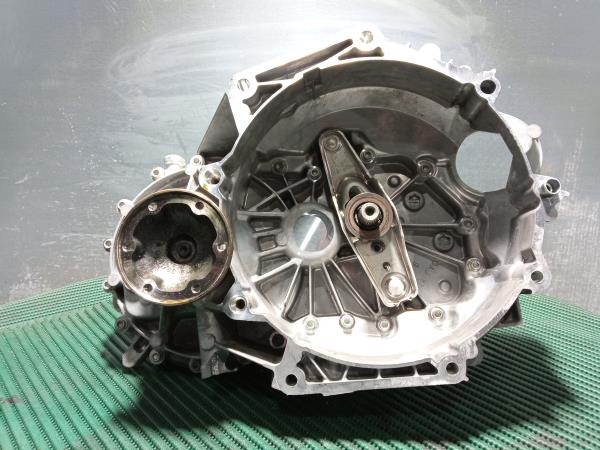 Manual gearbox VOLKSWAGEN Golf VII (5G1, BQ1, BE1, BE2)