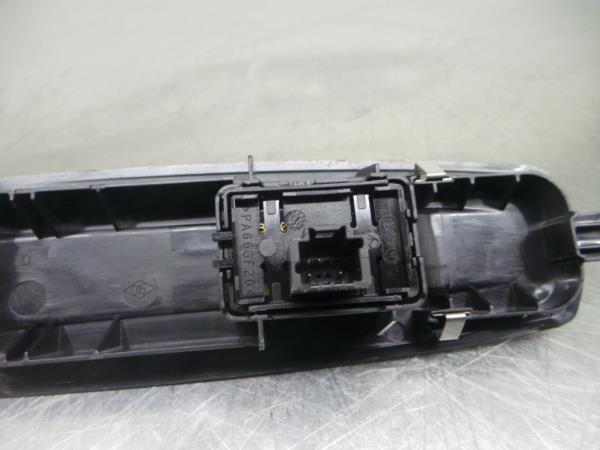 Mando / interruptor elevalunas delantero derecho RENAULT Megane III (BZ0_) Imagem-2