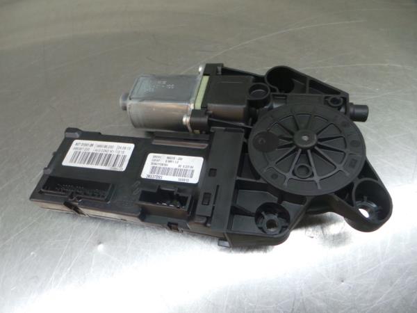 Motore alzacristallo anteriore sinistro RENAULT Megane III (BZ0_) Imagem-1