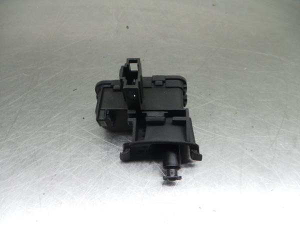 Attuatore Serratura serbatoio carburante AUDI A5 Sportback (8TA) Imagem-1