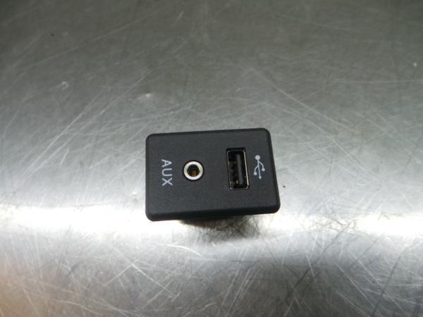 Módulo USB / AUX / IPOD NISSAN Micra V (K14)