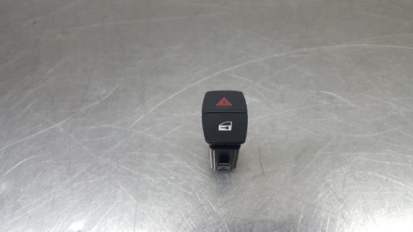 Botão / interruptor 4 piscas BMW 1 (F21)