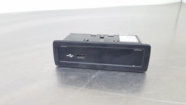 Módulo USB / AUX / IPOD MERCEDES-BENZ Classe A (W177)