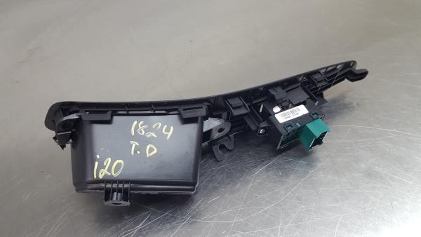 Right Rear window control HYUNDAI i20 (GB) Imagem-4