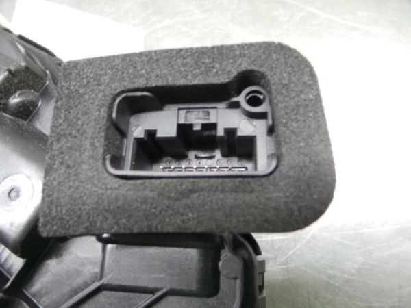 Serratura / chiusura posteriore destra VOLKSWAGEN Polo (AW1) Imagem-4