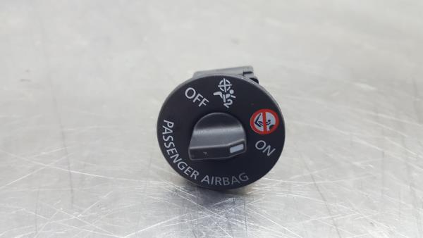 Commande / interrupteur multifonctions RENAULT Captur II