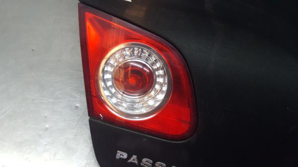 Feu de coffre Gauche VOLKSWAGEN Passat (3C2)