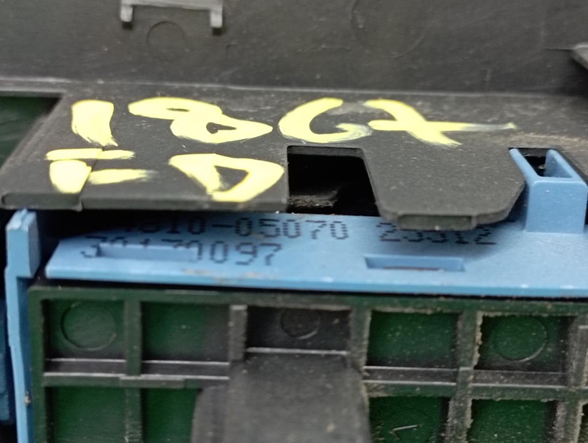 Mando / interruptor elevalunas delantero derecho TOYOTA Avensis Sedan (_T27_) Imagem-2